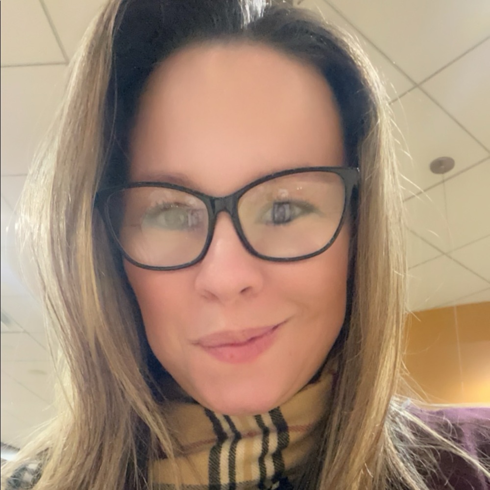 Meet your Posher, Cassandra